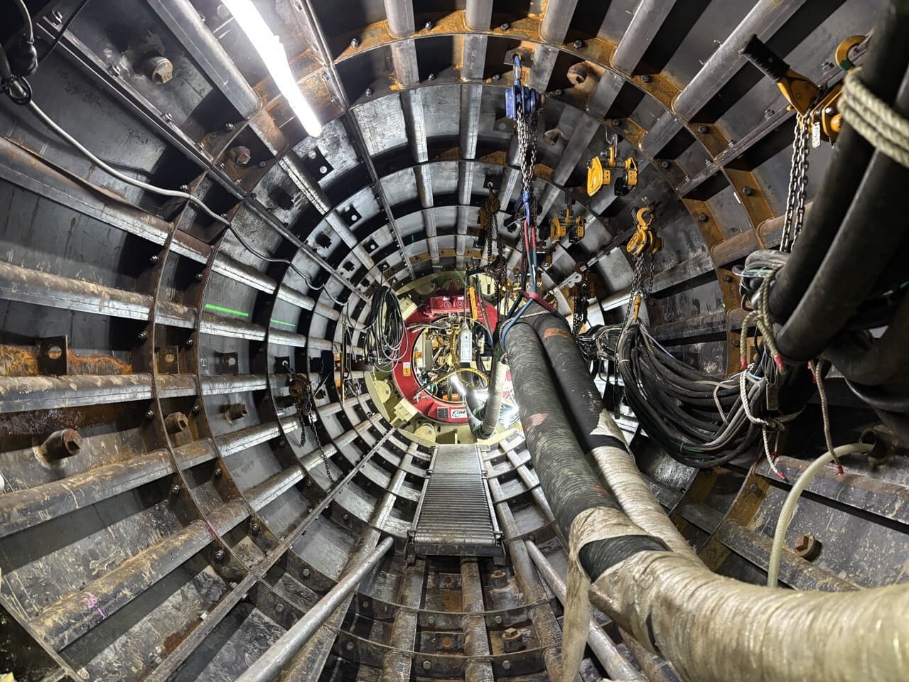 鶴ケ峰配水池　舗装完了状況