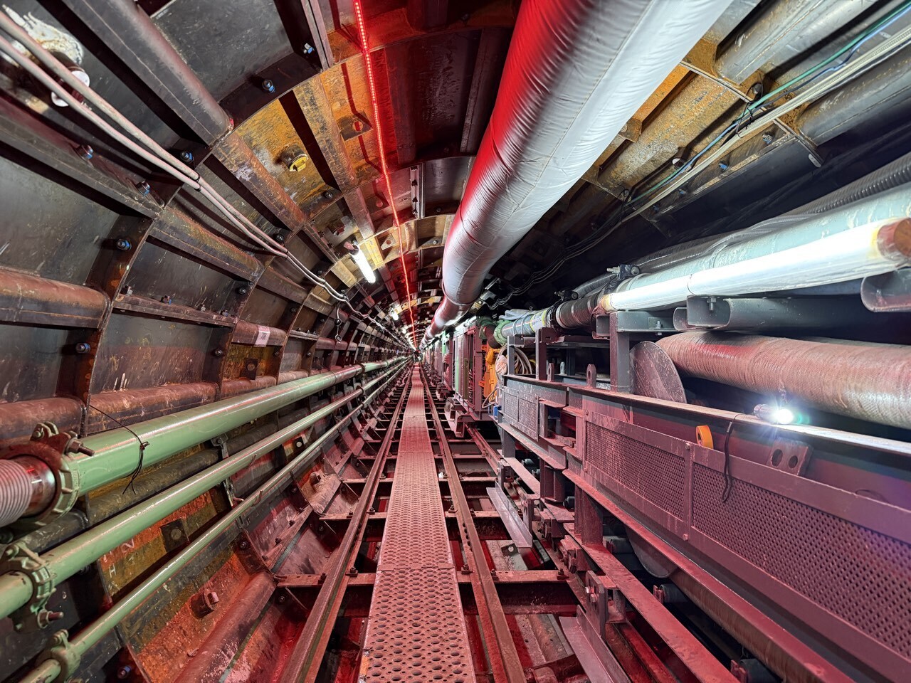 鶴ケ峰配水池　発信エントランス施工状況